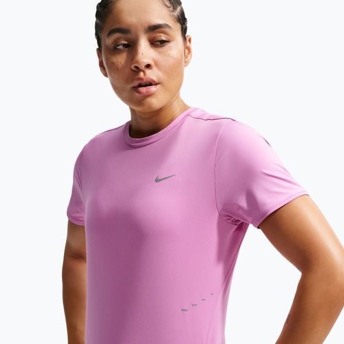 Moteriški bėgimo marškinėliai Nike Swift Dri-Fit light magenta