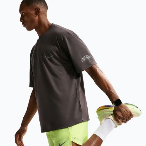 Vyriški bėgimo šortai Nike Stride Dri-Fit 2in1 7" volt ice