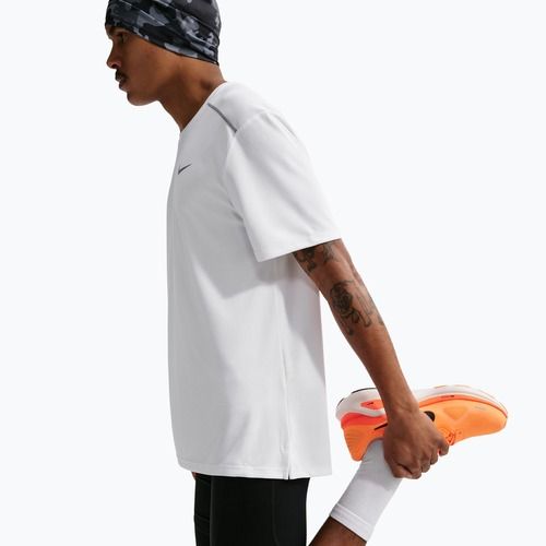 Vyriški bėgimo marškinėliai Nike Miler Dri-Fit UV white