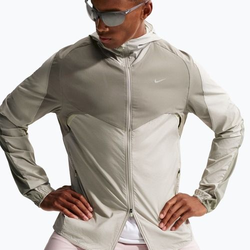 Vyriška bėgimo striukė Nike Stride Dri-Fit light army/spruce fog