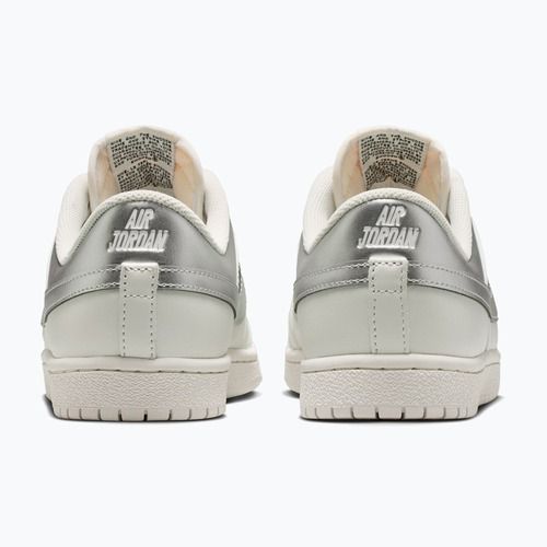 Moteriški batai Nike Air Jordan Skyline Low swan/black/metallic silver