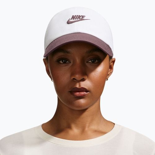 Kepurė su snapeliu Nike Club Unstructured Futura Wash white/tattoo/tattoo