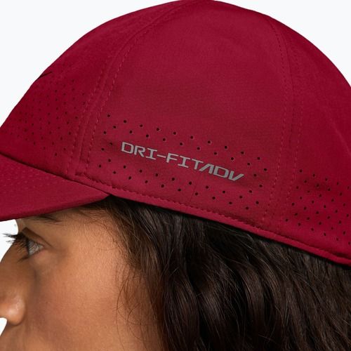 Kepurė su snapeliu Nike Dri-FIT ADV Club team red/pale ivory