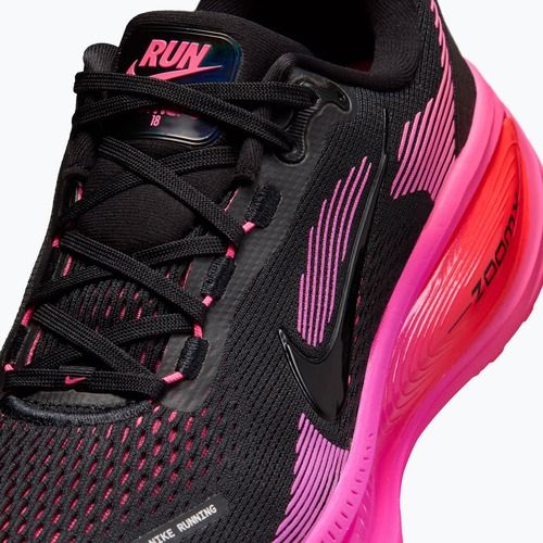 Moteriški bėgimo batai Nike Vomero 18 black/hyper pink/laser crimson/black