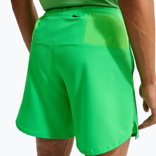 Vyriški šortai Nike Stride Dri-Fit Brief-Lined 5" green spark