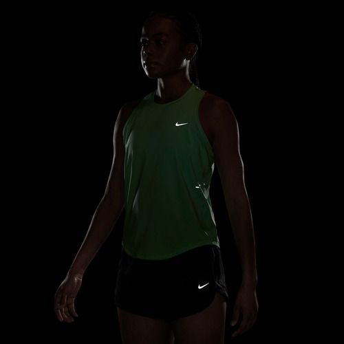 Moteriški bėgimo marškinėliai Nike Swift Dri-Fit Tank Top illusion green