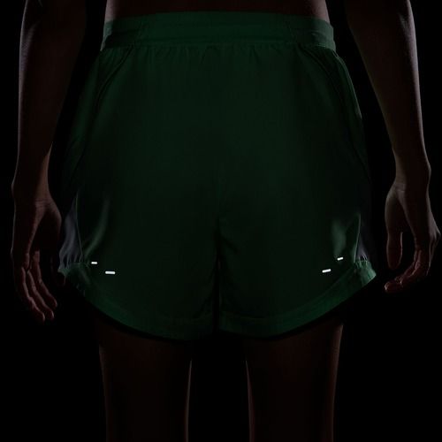 Moteriški bėgimo šortai Nike Tempo Dri-Fit Unlined illusion green/barely green/green spark