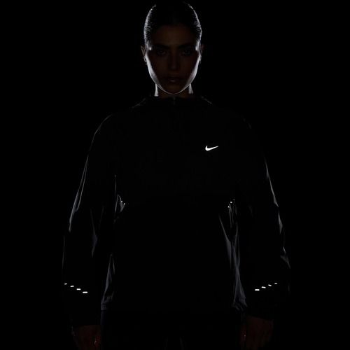 Moteriška bėgimo striukė Nike Swift black