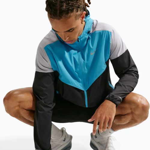 Vyriška bėgimo striukė Nike Impossibly Light Windrunner black/light current blue/wolf grey