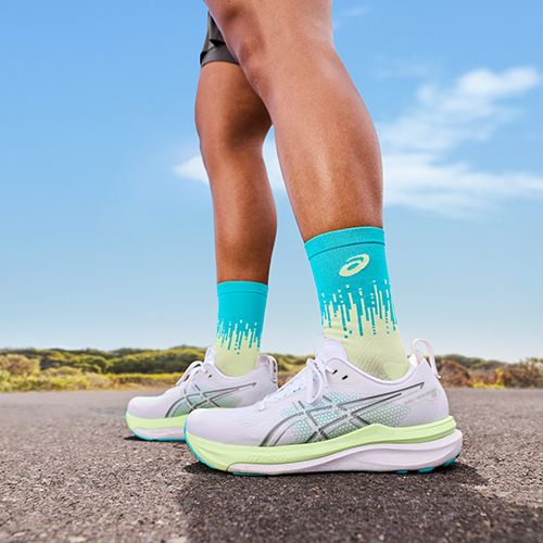 Vyriški bėgimo batai ASICS Gel-Kayano 33 white/stadium orange