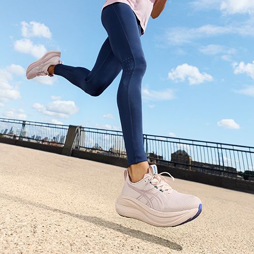 Moteriški bėgimo batai ASICS Gel-Nimbus 28 white/sun coral