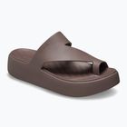 Moteriškos šlepetės per pirštą Crocs Getaway Platform Toe Loop truffle
