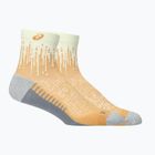 Kojinės ASICS Performance Run Quarter oatmeal/feather grey/pepper