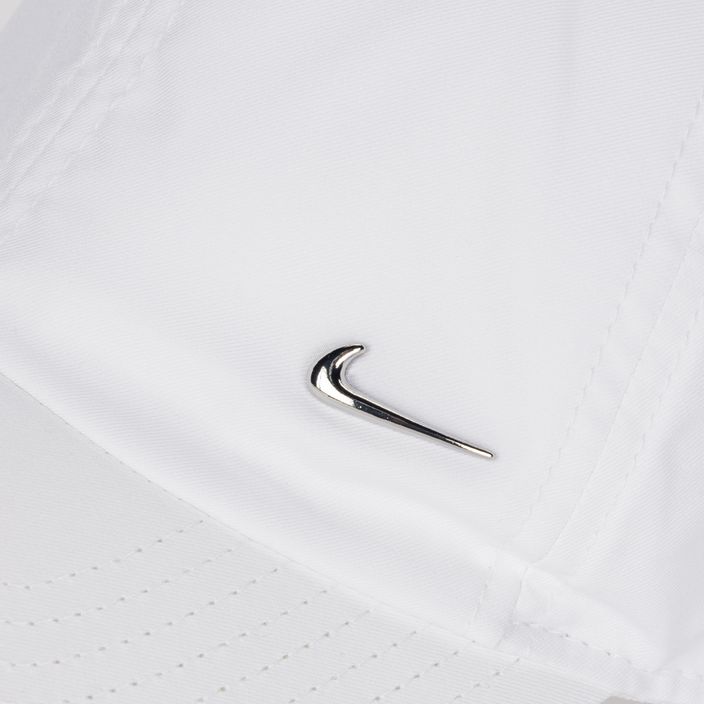 Kepuraitė su snapeliu Nike Dri-Fit Club Unstructured Metal Swoosh white/metallic silver 3