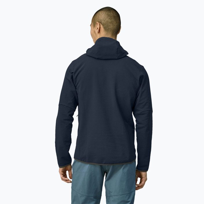 Vyriška softshell striukė Patagonia R2 TechFace Hoody new navy 3