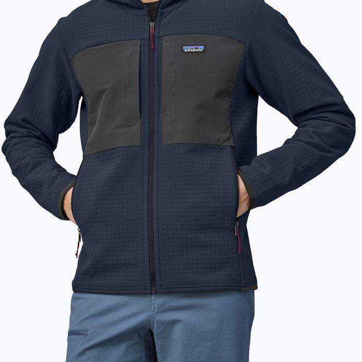 Vyriška softshell striukė Patagonia R2 TechFace Hoody new navy 6