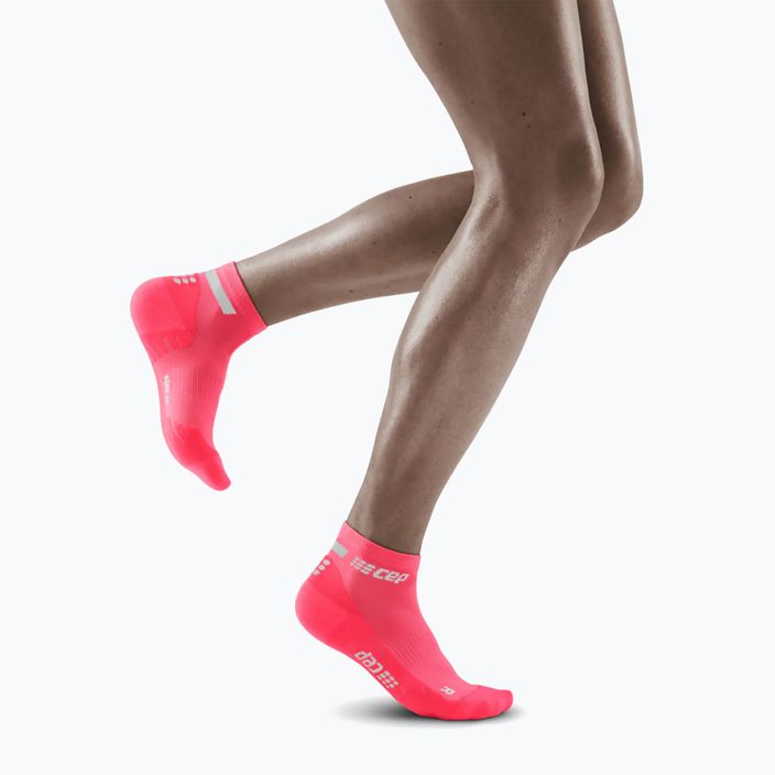 Moteriškos kompresinės bėgimo kojinės CEP 4.0 Low Cut pink 2