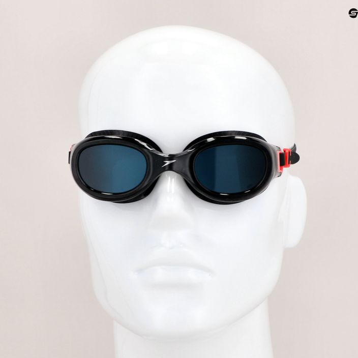 Speedo Futura Classic juodos/lavos raudonos/dūmo spalvos plaukimo akiniai 8-10898B572 11
