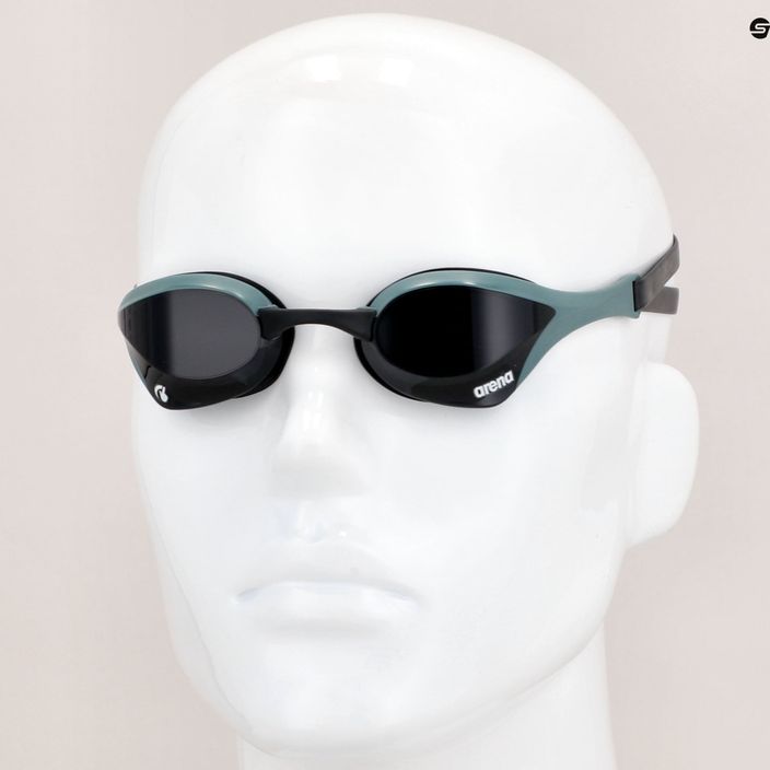 Arena Cobra Ultra Plaukimo akiniai dūminiai/kariniai/juodi 11