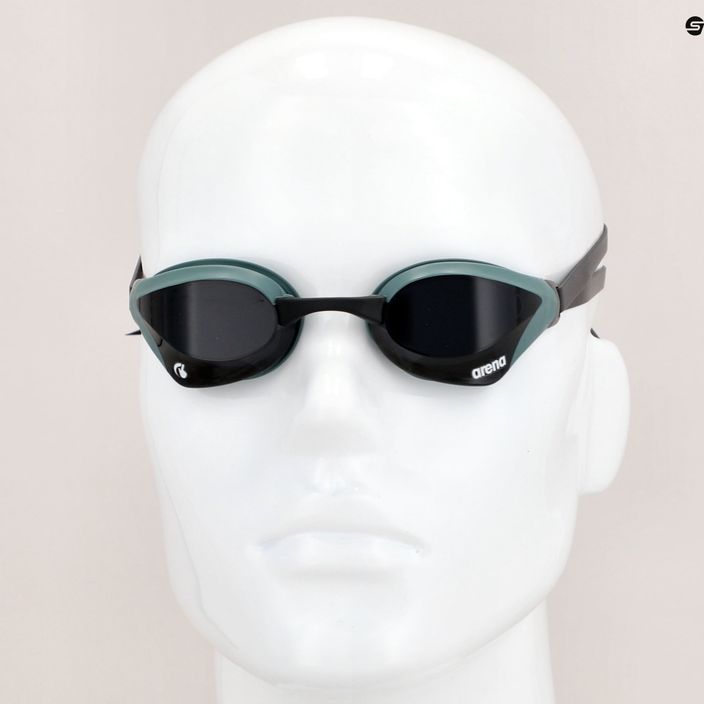 Arena Cobra Core Plaukimo akiniai dūminiai/kariniai/juodi 9