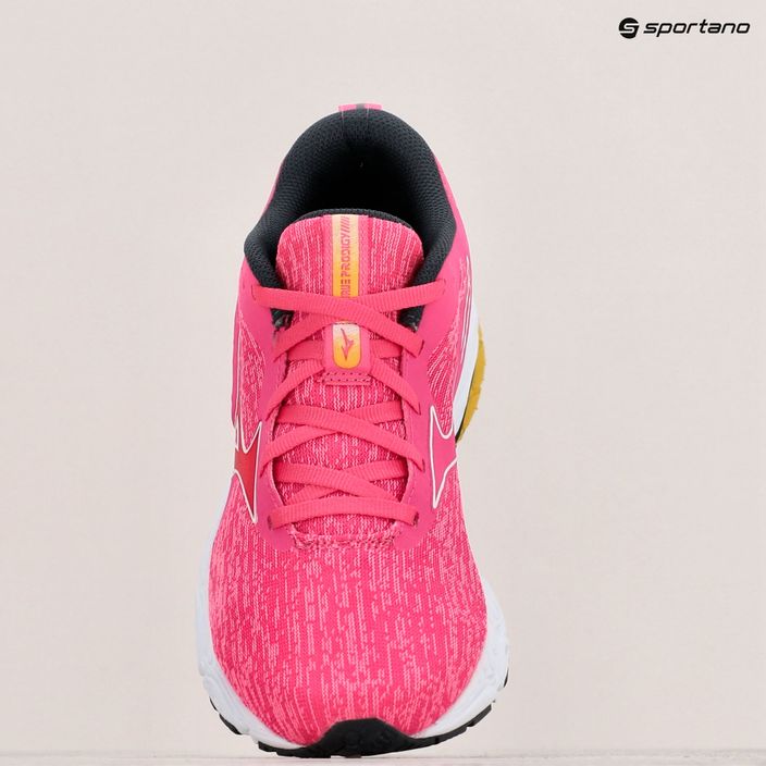 Moteriški bėgimo batai Mizuno Wave Prodigy 5 vivid pink/snow white/spring 9