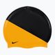 Nike JDI plaukimo kepurė su užrašu juoda ir geltona NESS9164-704 2