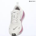 Moteriški bėgimo batai Nike Vomero Plus white/bleached lilac/metallic silver 18