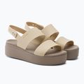 Moteriški "Crocs Brooklyn Met Low Wedge" metaliniai šampano spalvos sandalai 4