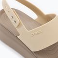 Moteriški "Crocs Brooklyn Met Low Wedge" metaliniai šampano spalvos sandalai 8
