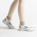 Brooks Levitate StealthFit 6 moteriški bėgimo bateliai white/brown 2