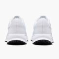 Moteriški bėgimo batai Nike Run Defy white / pure platinum / black 4