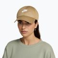 Kepurė su snapeliu Nike Club Unstructured Futura Wash parachute beige/white