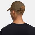 Nike Dri-FIT Club beisbolo kepuraitė mosswood brown/white 2