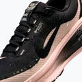 Moteriški bėgimo bateliai Nike Vomero 18 GORE-TEX black/crimson tint/black/black 11