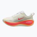 Moteriški bėgimo bateliai Nike Vomero Plus sail/white/orange pulse/hot lava 2