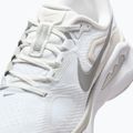 Moteriški bėgimo batai Nike Structure Plus white/photon dust/metallic silver 4