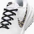 Moteriški bėgimo batai Nike Revolution 8 white/metallic gold/black 7