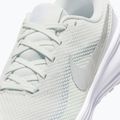 Moteriški bėgimo batai Nike Revolution 8 off white/barely green/metallic silver 4
