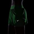 Moteriški bėgimo šortai Nike Swift Mid-Rise 2in1 illusion green 8