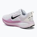Moteriški bėgimo bateliai Nike Vomero 18 Wide balti/nuplautas alyvinis/šviesiai rožinis/juodas 3