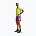 Moteriški bėgimo šortai Nike Tempo Dri-Fit Mid-Rise bold berry/purple pulse 2