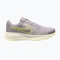 Moteriški bėgimo batai Nike Run Defy silver lilac/sail/cream ii/fennel