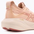 ASICS Gel-Nimbus 25 moterų bėgimo bateliai šviesiai abrikosinė/šviesiai granatinė 9