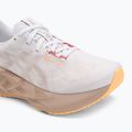 Moteriški bėgimo batai ASICS Novablast 5 white/fawn 7
