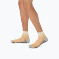 Kojinės ASICS Performance Run Quarter oatmeal/feather grey/pepper 5