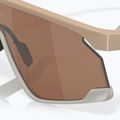 Akiniai nuo saulės Oakley Bxtr Patrick Mahomes II matte terrain tan/prizm tungsten 9