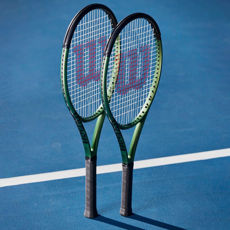 Wilson Blade 26 V8.0 vaikiška teniso raketė juoda-žalia WR079210U 8