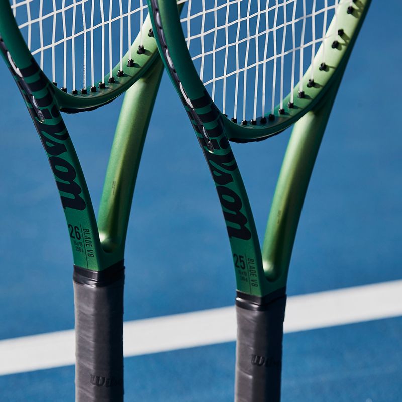 Wilson Blade 26 V8.0 vaikiška teniso raketė juoda-žalia WR079210U 9