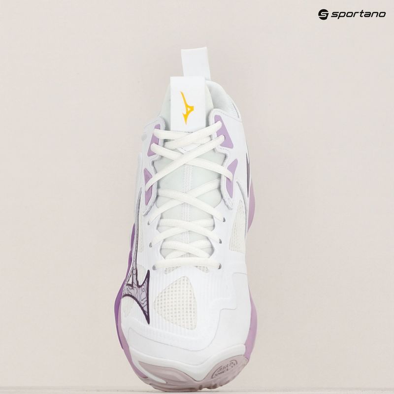 Moteriški tinklinio batai Mizuno Wave Momentum 3 Mid white/patrician purple/quince 9