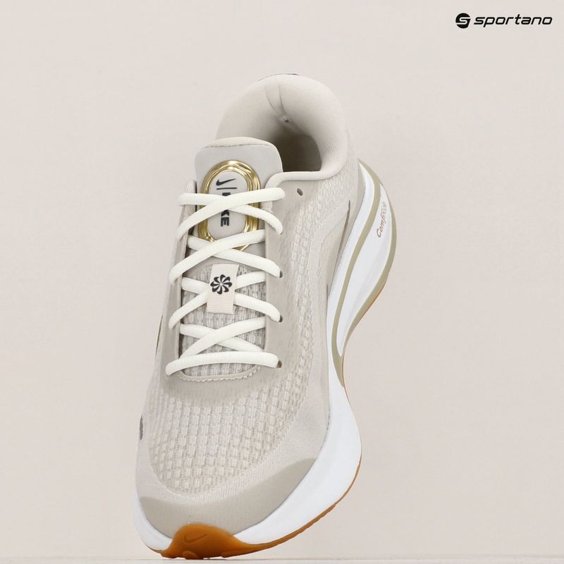 Moteriški bėgimo batai Nike Journey Run phantom/sail/gum light brown/neutral olive 9